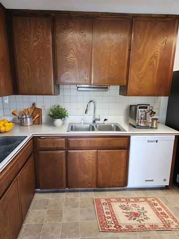 7610 Seton Hall Street, La Mesa, CA 91942