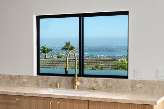 1553 Copa De Oro Drive, La Jolla, CA 92037