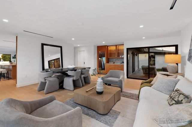 1553 Copa De Oro Drive, La Jolla, CA 92037