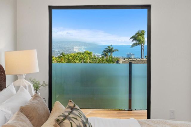 1553 Copa De Oro Drive, La Jolla, CA 92037