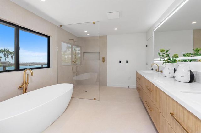 1553 Copa De Oro Drive, La Jolla, CA 92037