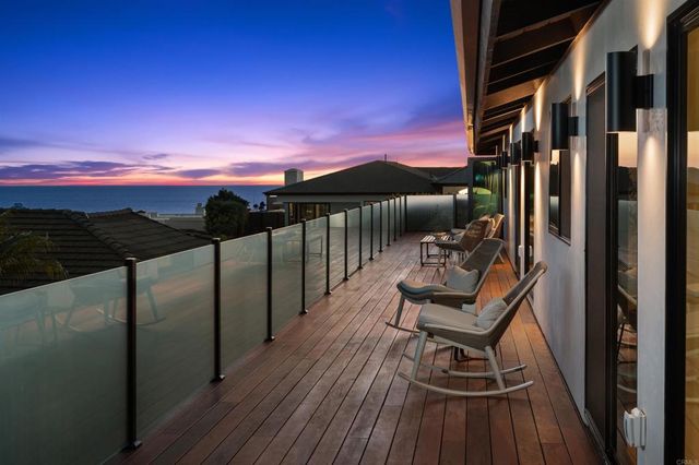 1553 Copa De Oro Drive, La Jolla, CA 92037