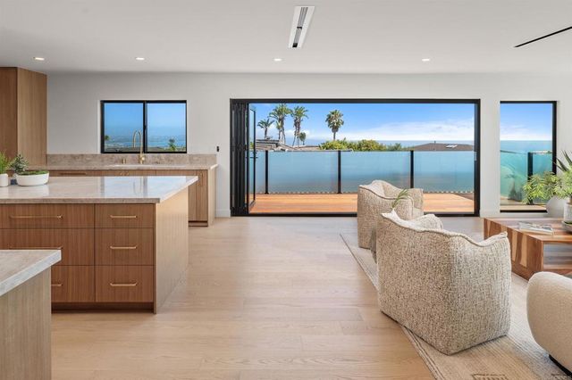 1553 Copa De Oro Drive, La Jolla, CA 92037