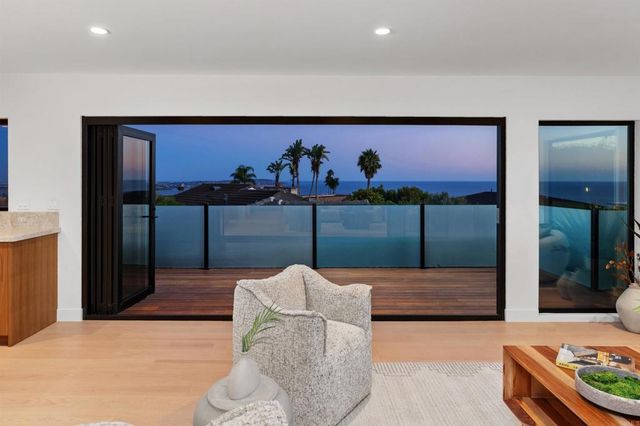 1553 Copa De Oro Drive, La Jolla, CA 92037