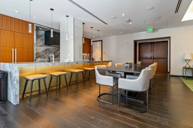 133 Seaport Blvd 2007, Boston, MA 02210