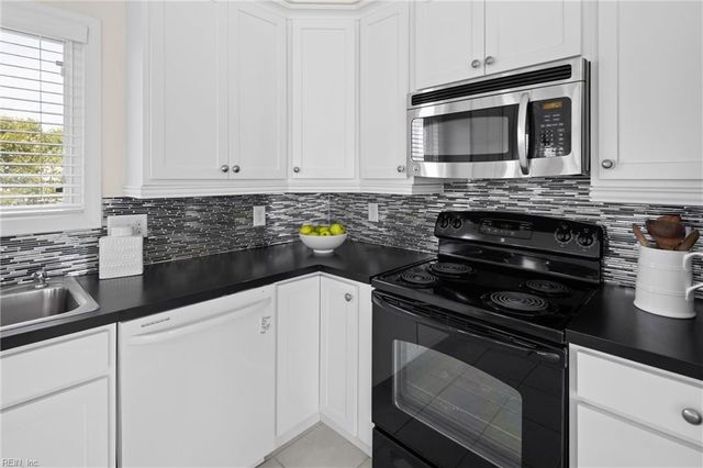 2737 Sandfiddler RD, Virginia Beach, VA 23456