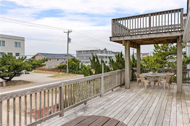 2737 Sandfiddler RD, Virginia Beach, VA 23456
