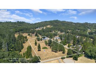 375 MINNESOTA Blvd, Roseburg, OR 97471