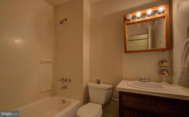 1234 WOODMERE DR, Pottstown, PA 19464