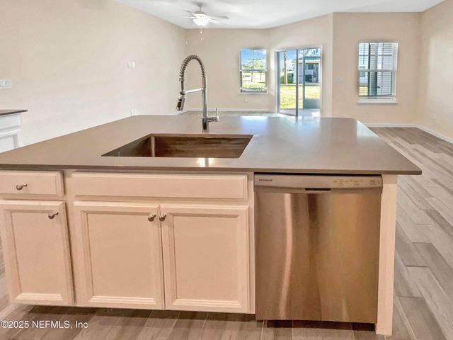 10357 BENSON LAKE Drive, Jacksonville, FL 32222