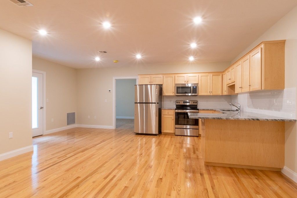 80 North Meadows Road 105, Medfield, MA 02052