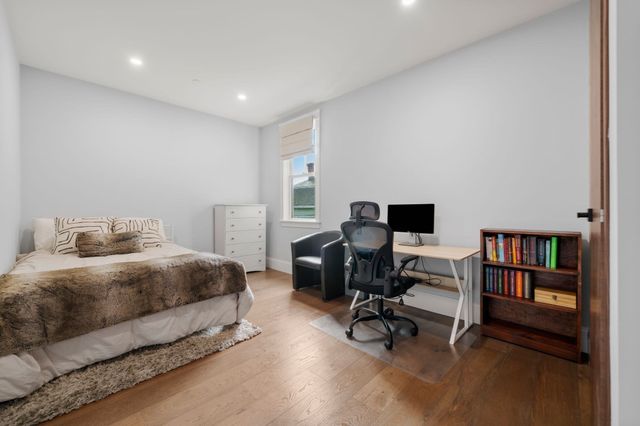32 Pearl St 3, Boston, MA 02125