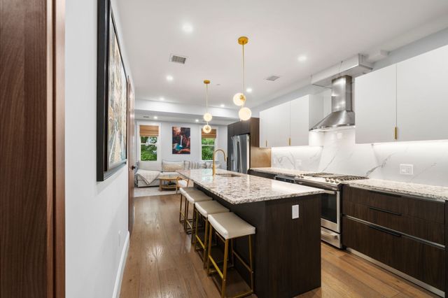 32 Pearl St 3, Boston, MA 02125