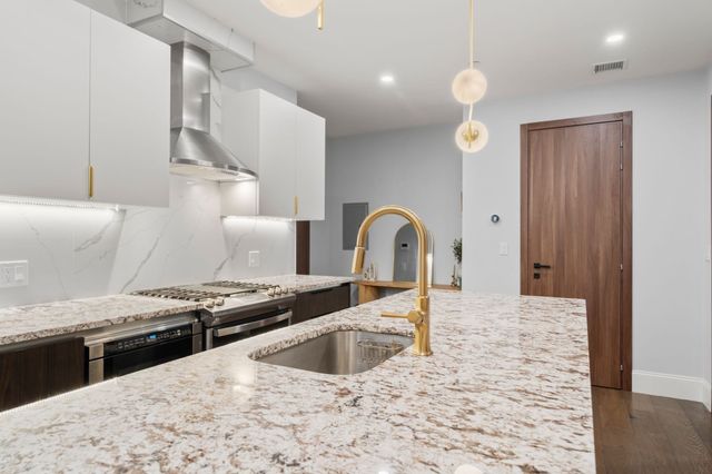 32 Pearl St 3, Boston, MA 02125