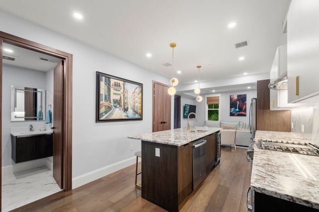 32 Pearl St 3, Boston, MA 02125