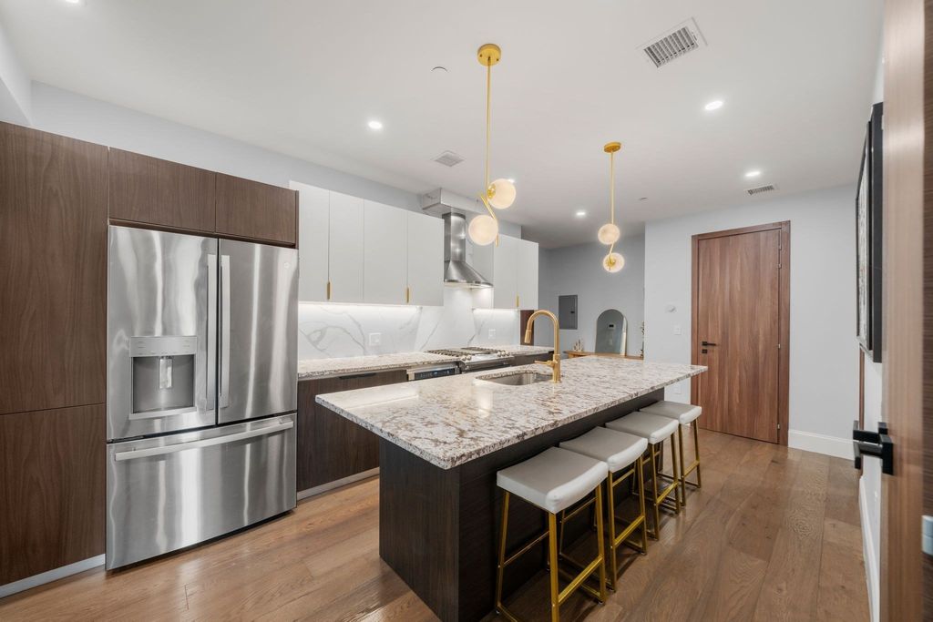 32 Pearl St 3, Boston, MA 02125
