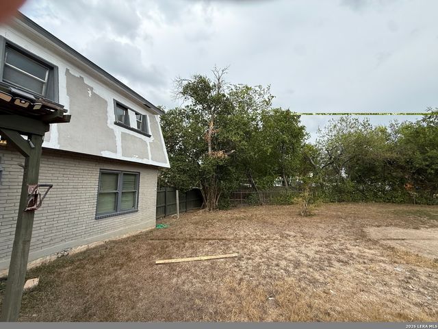 105 Cordoba Cir, Universal City, TX 78148