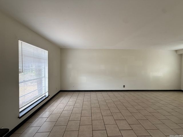 105 Cordoba Cir, Universal City, TX 78148