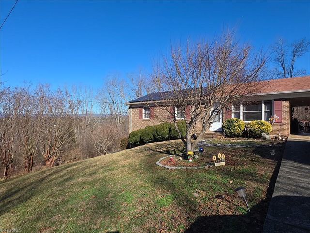 166 Town Lane, Mount Airy, NC 27030