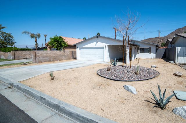 52880 Avenida Navarro, La Quinta, CA 92253