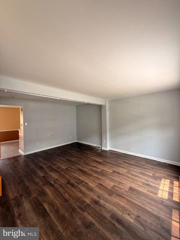 20 GUILFORD PL, Burlington, NJ 08016