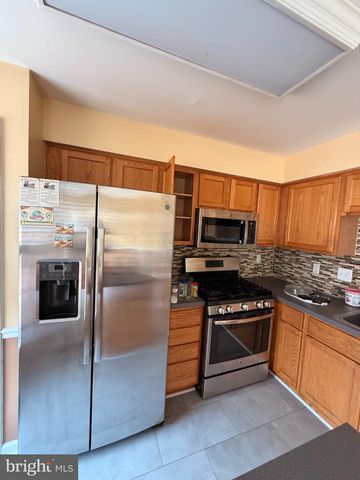 20 GUILFORD PL, Burlington, NJ 08016