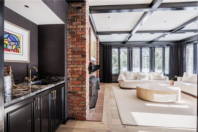 28 Mitchell Road, Pittsford, NY 14534