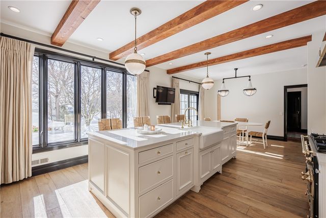 28 Mitchell Road, Pittsford, NY 14534