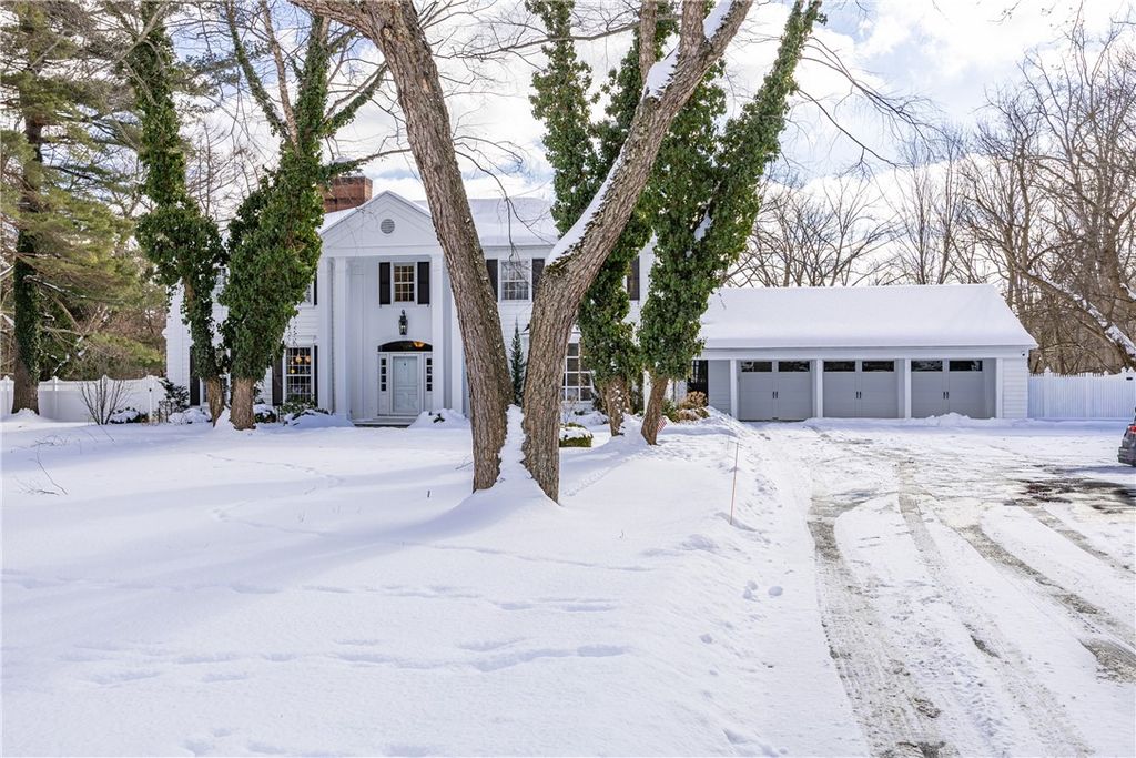 28 Mitchell Road, Pittsford, NY 14534