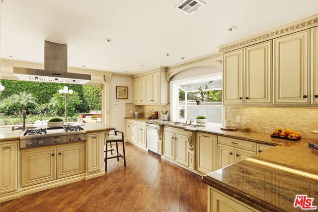 1617 N Orange Grove Avenue, Los Angeles, CA 90046