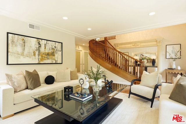 1617 N Orange Grove Avenue, Los Angeles, CA 90046