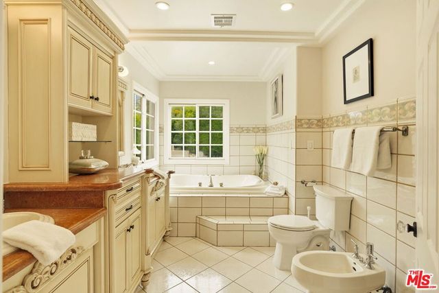 1617 N Orange Grove Avenue, Los Angeles, CA 90046