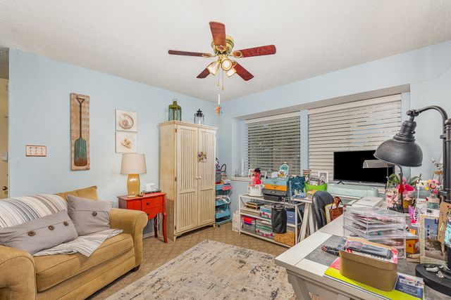 208 E Amberway Lane, Garland, TX 75040