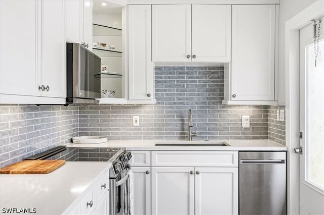 203 8th AVE S 203A, Naples, FL 34102