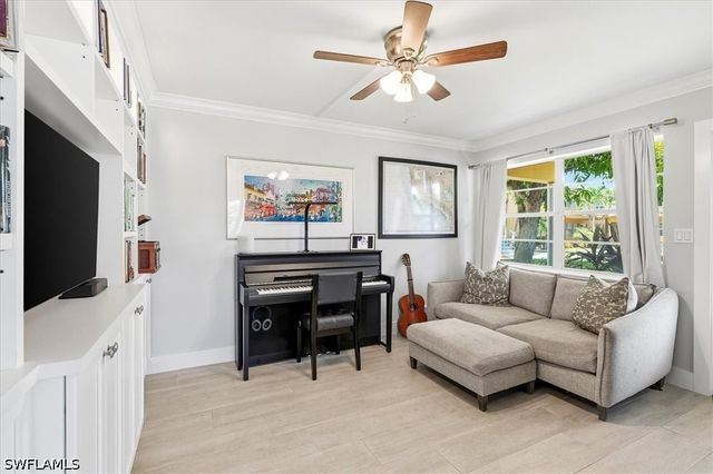 203 8th AVE S 203A, Naples, FL 34102