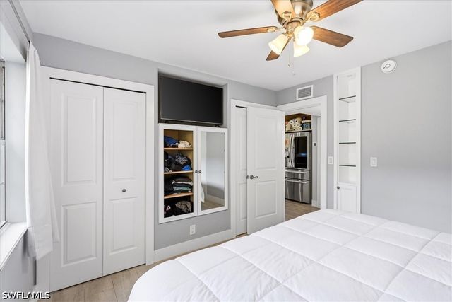 203 8th AVE S 203A, Naples, FL 34102