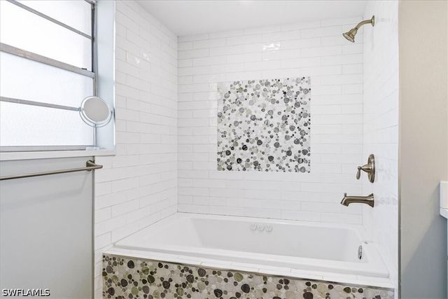 203 8th AVE S 203A, Naples, FL 34102