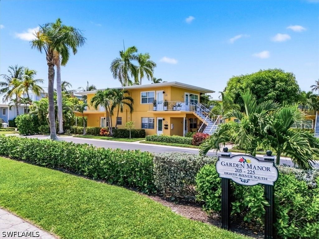 203 8th AVE S 203A, Naples, FL 34102