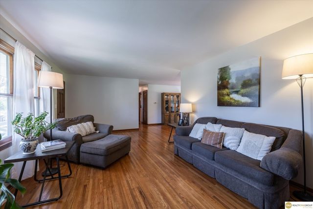 12519 Poppleton Avenue, Omaha, NE 68144