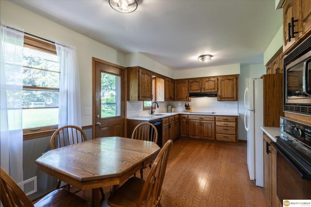12519 Poppleton Avenue, Omaha, NE 68144