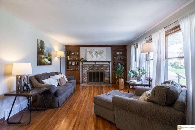 12519 Poppleton Avenue, Omaha, NE 68144