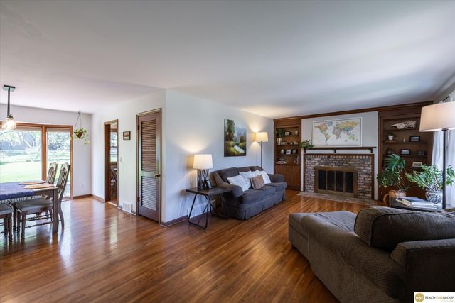 12519 Poppleton Avenue, Omaha, NE 68144