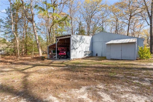5288 Creekwood LN, Gloucester, VA 23061