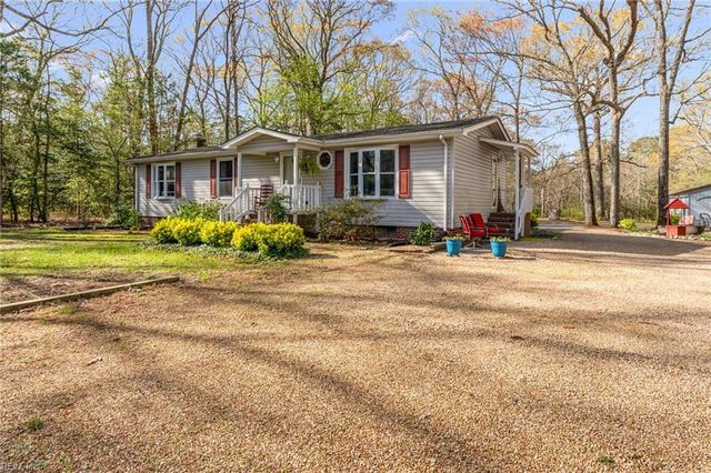 5288 Creekwood LN, Gloucester, VA 23061