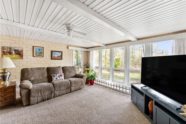 5288 Creekwood LN, Gloucester, VA 23061