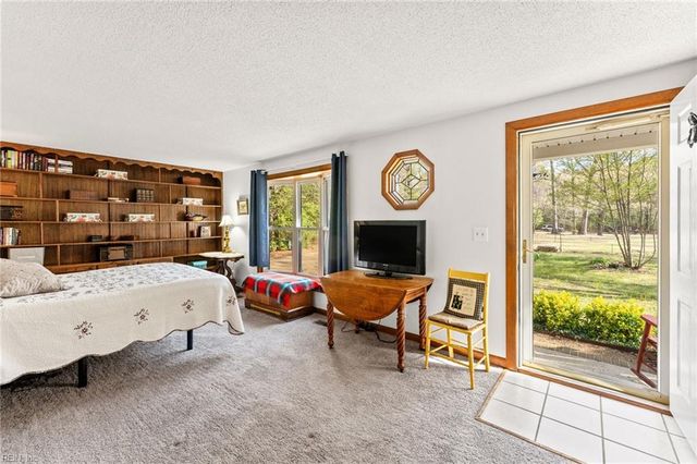 5288 Creekwood LN, Gloucester, VA 23061