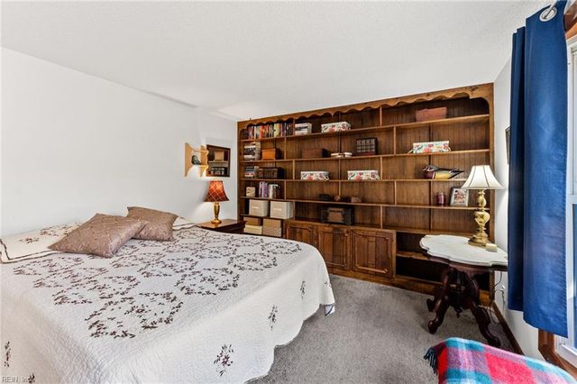5288 Creekwood LN, Gloucester, VA 23061