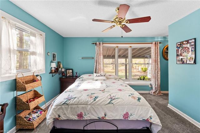 5288 Creekwood LN, Gloucester, VA 23061
