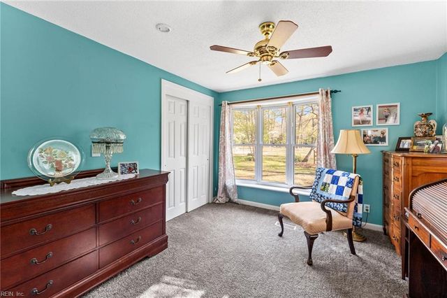 5288 Creekwood LN, Gloucester, VA 23061