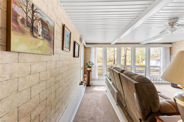 5288 Creekwood LN, Gloucester, VA 23061